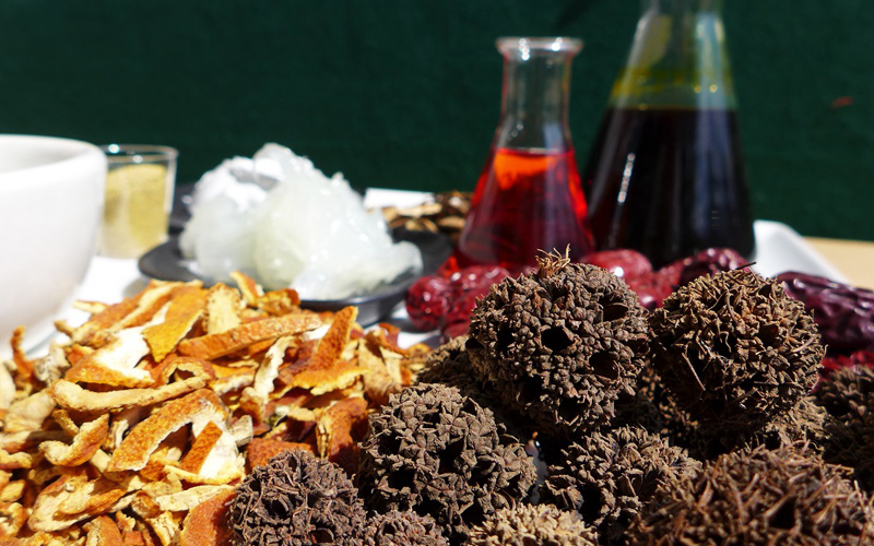 Cremens aus Kräutern